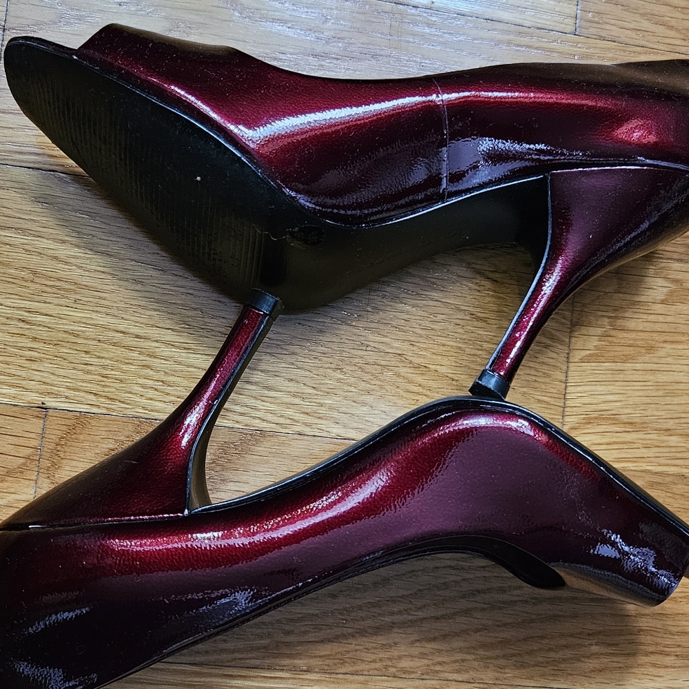Stilettos - Picture 3 of 4